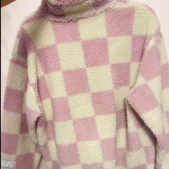 Levi’s checkered Sherpa quarter zip - Picture 2 of 3